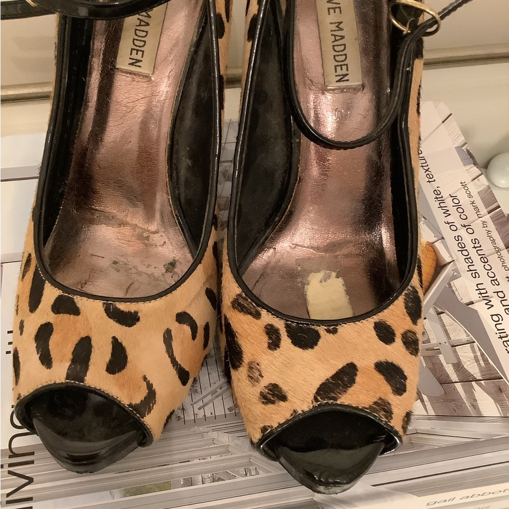 Steve Madden Cheetah Peep toe Heels - Picture 3 of 4